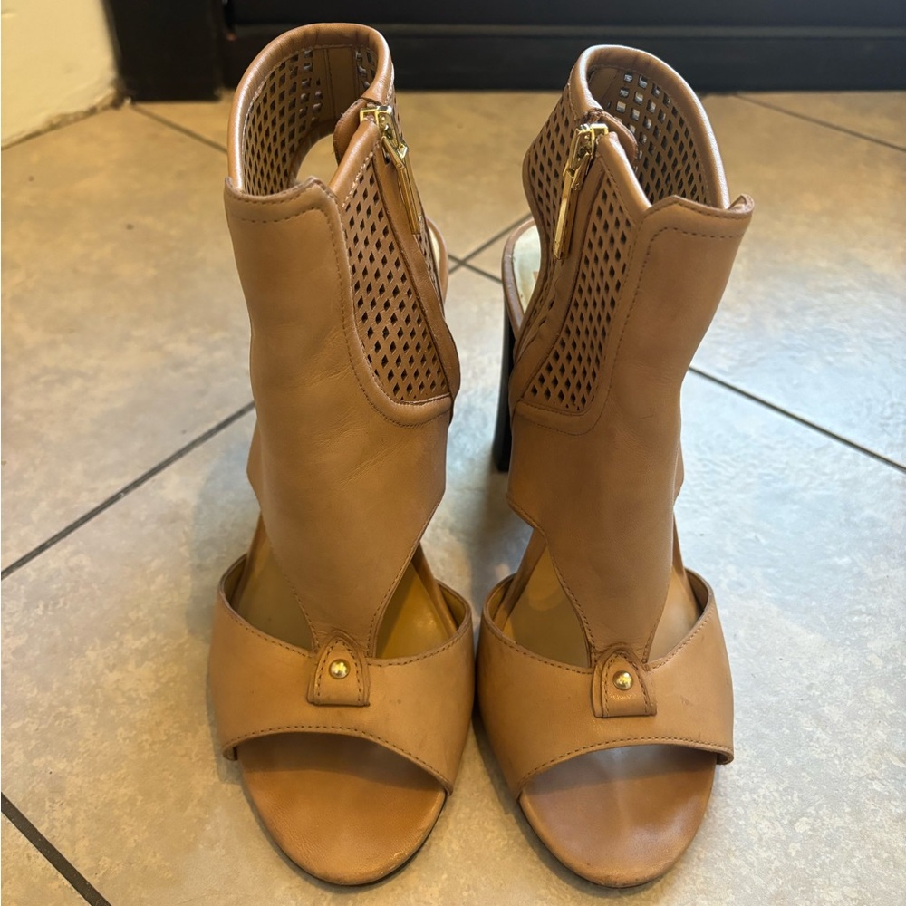 Dolce Vita brown shoes